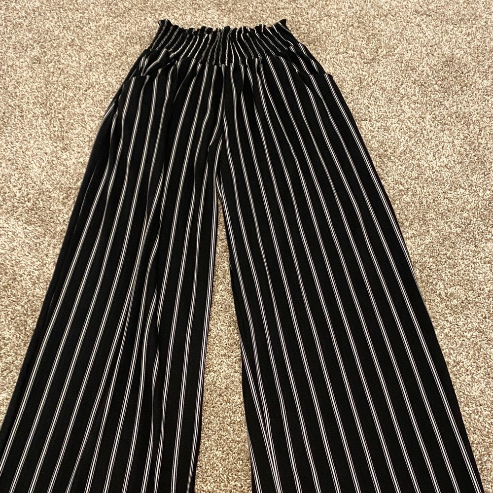 ☀️ 3 for 25 ☀️ Black and White Striped Women's Pants with Pockets